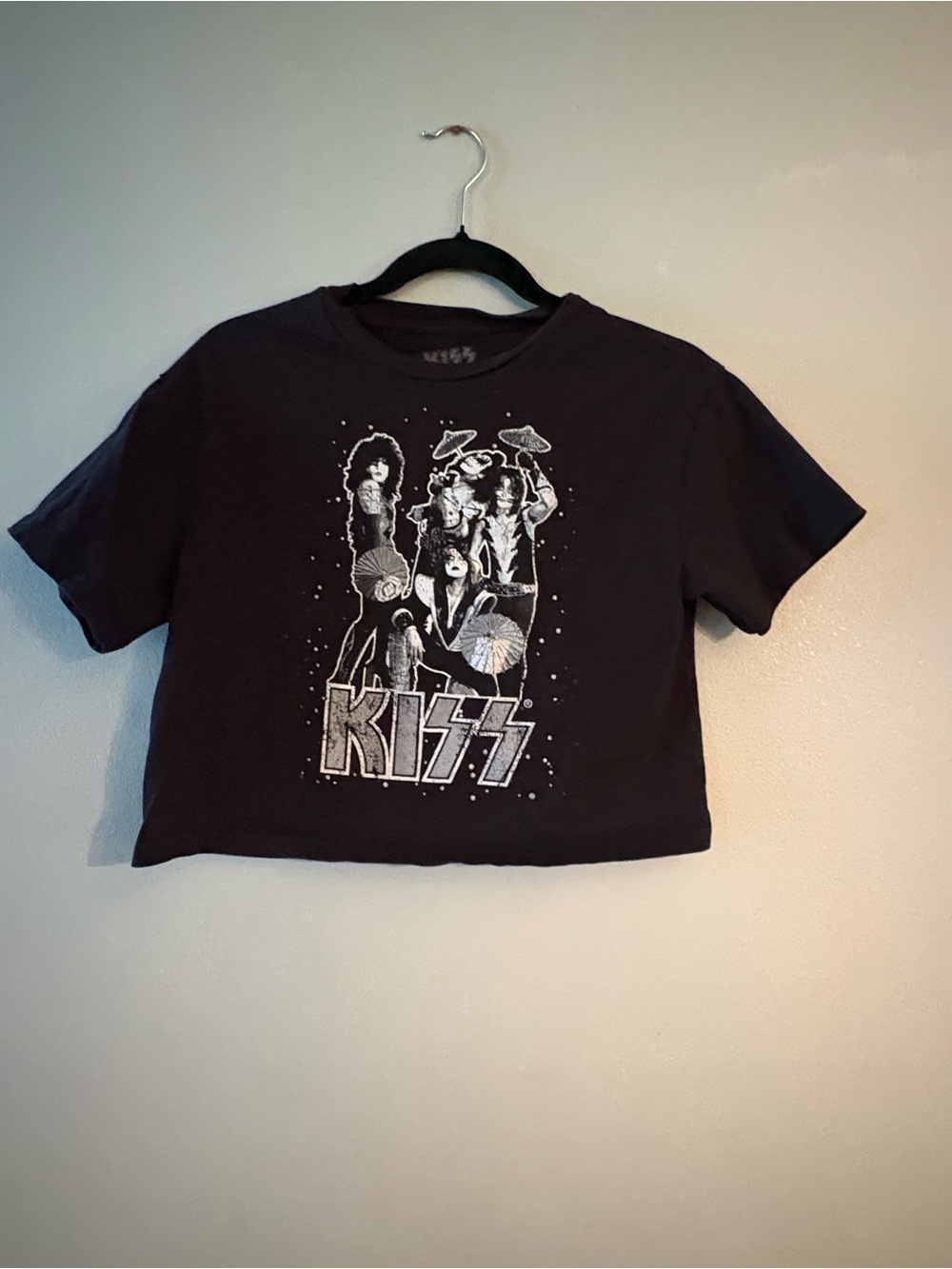 Black KISS Graphic Crop Tee